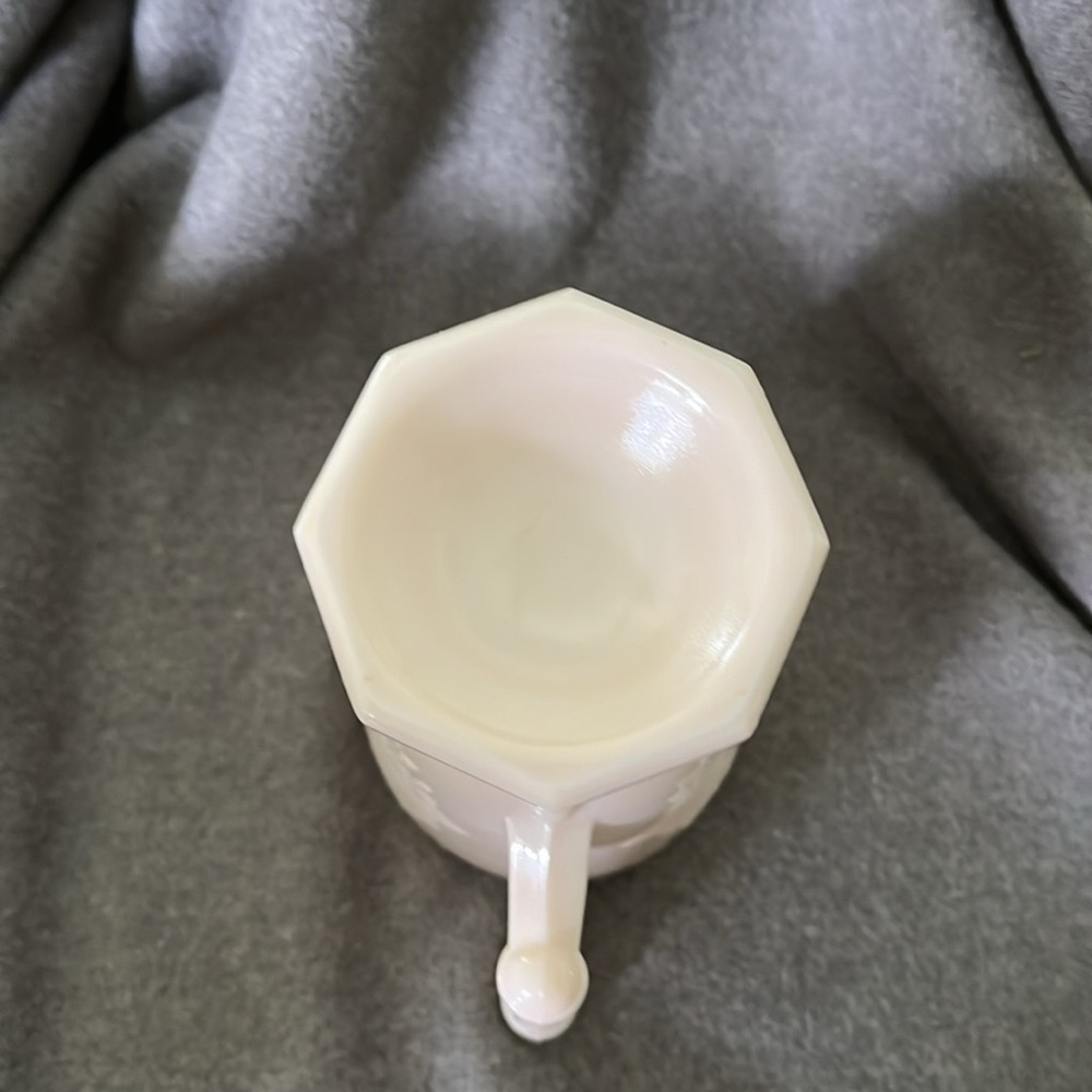 🌻 Vtg Jeanette Pink Milk Glass Creamer - Picture 6 of 9